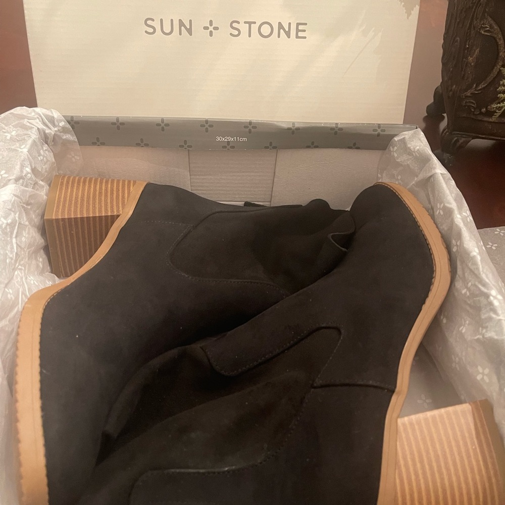 Boots - Picture 3 of 3